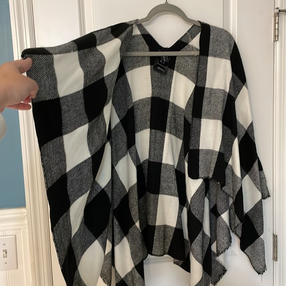 Black and White Check Plaid Wrap/Shawl, one size fits most - Picture 5 of 6